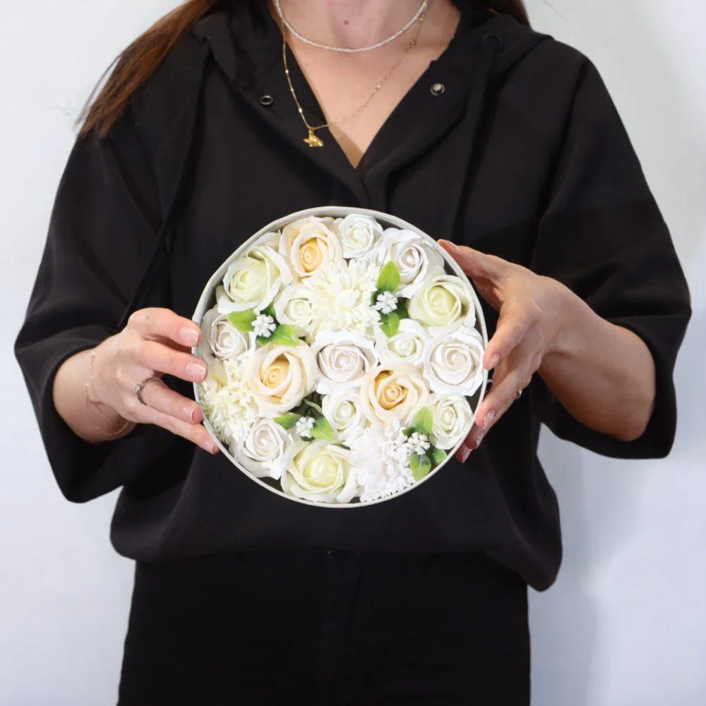 Paket z rožami, milo - Poroka - slika 2